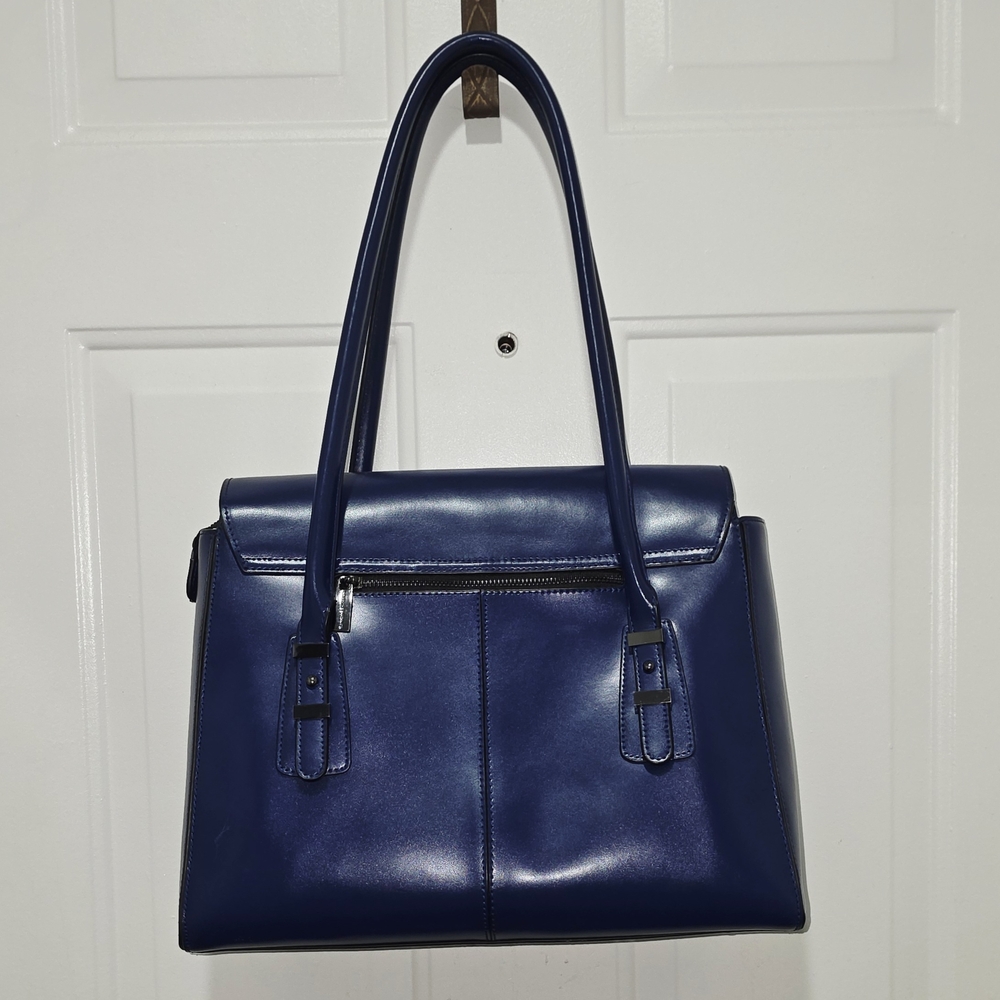 Elegant Blue Handbag - Picture 2 of 7